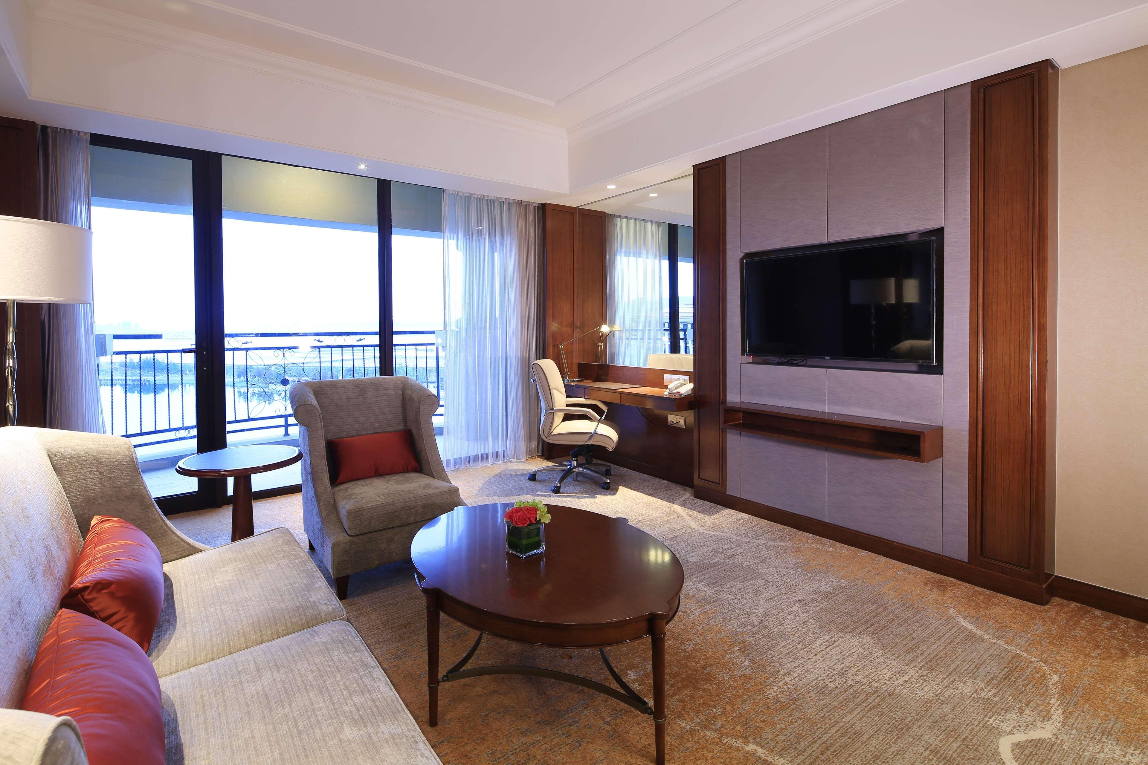 Hotel Doubletree By Hilton Ningbo - Chunxiao Esterno foto