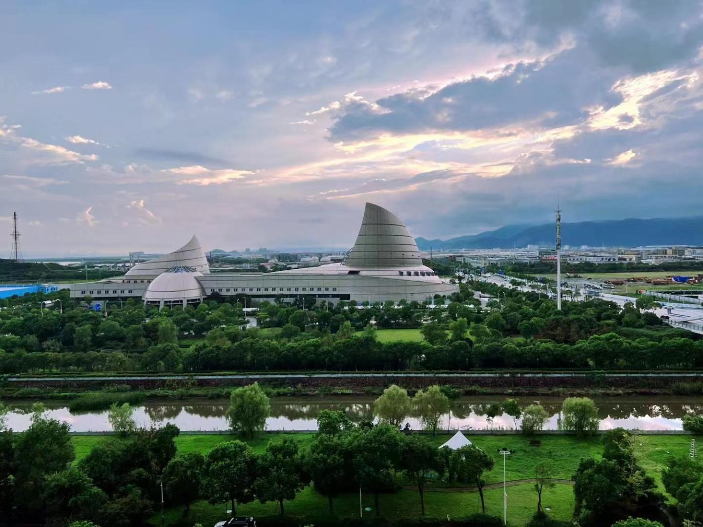 Hotel Doubletree By Hilton Ningbo - Chunxiao Esterno foto